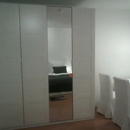 Mitten In Der Innenstadt, Genial! *