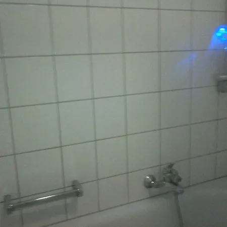 Mitten In Der Innenstadt, Genial! * 莱比锡